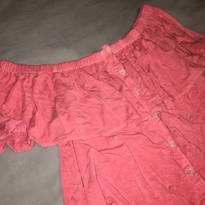 Soft and sexy slub shirt.Pink and off the shoulder